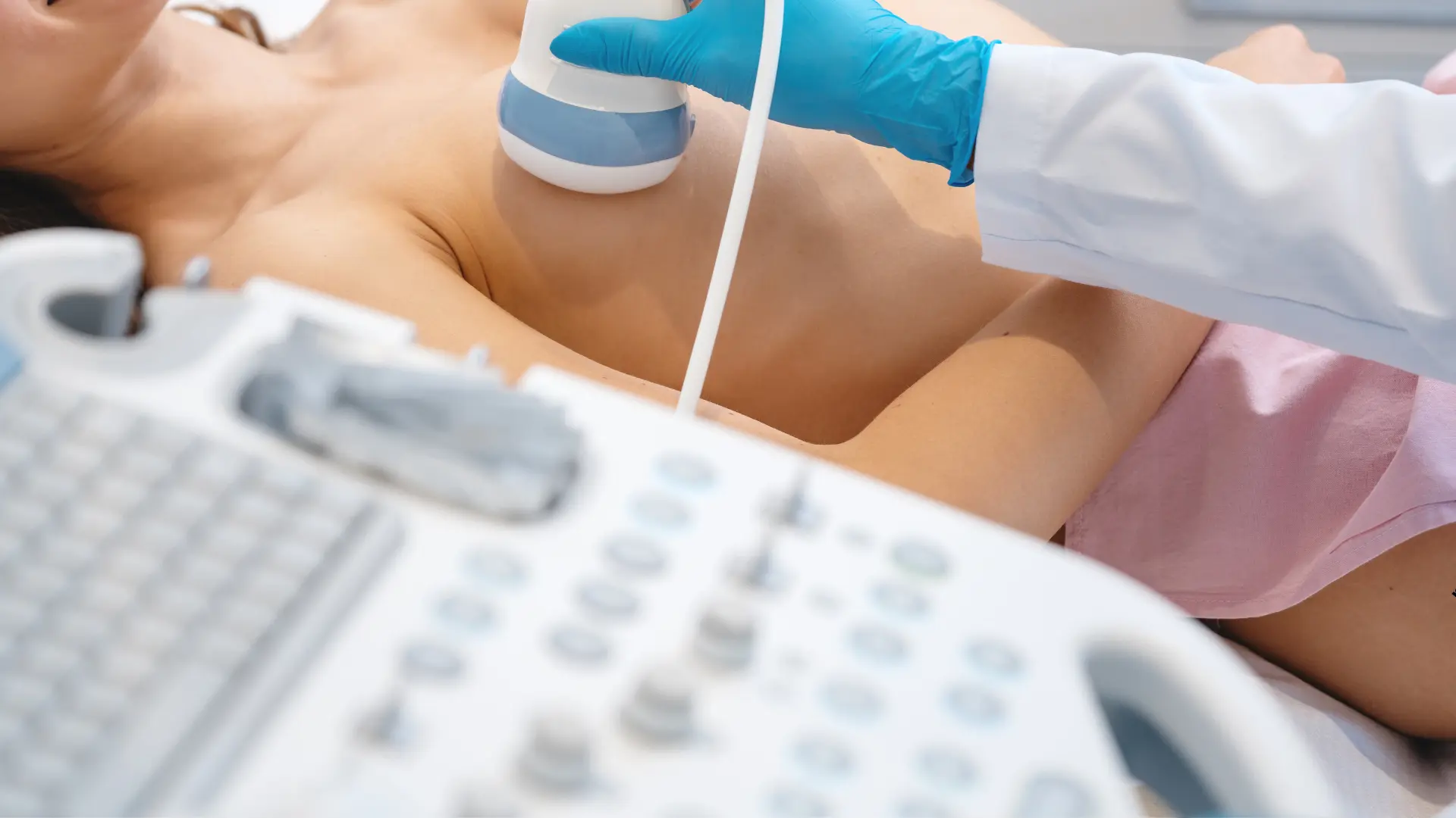 Usługa USG piersi w CM Femmemedica